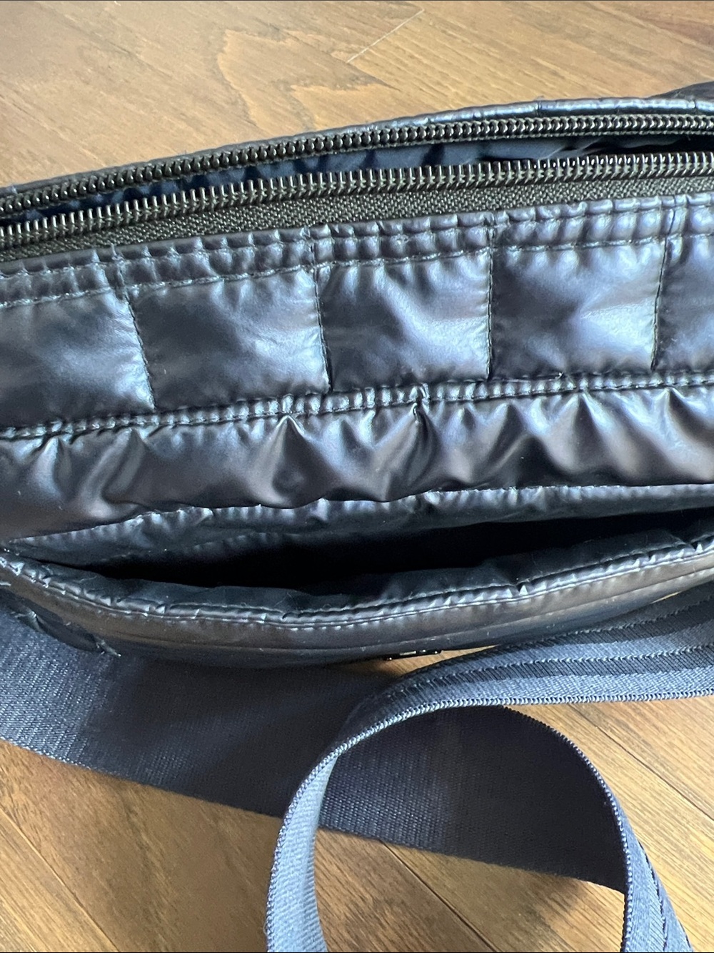 Think Royln Bum Bag/Crossbody - Picture 9 of 10